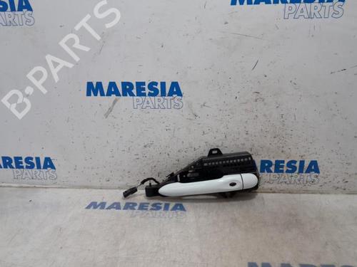 front-right-exterior-door-handle-renault-clio-iv-grandtour-kh_-2012-2013-2014-2015-2016-2017-2018-2019-2020-2021-31479142 main image