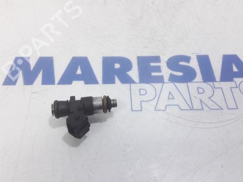 Used Injector RENAULT TWINGO II (CN0_) 1.2 16V (CN04, CN0B) (75 hp) 31383390