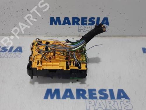 Used Fuse box PEUGEOT 208 I (CA_, CC_) 1.2 THP 110 (110 hp) 31433984