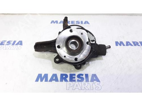 Used Left front steering knuckle PEUGEOT 308 I (4A_, 4C_) 1.6 HDi (109 hp) 31483086