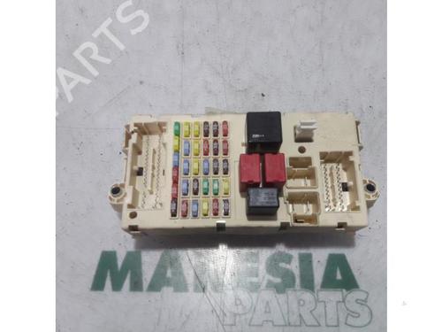 Used Fuse box ALFA ROMEO GT (937_) 1.9 JTD (937CXN1B) (150 hp) 31465407