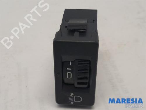 switch-peugeot-308-ii-lb_-lp_-lw_-lh_-l3_-2013-2014-2015-2016-2017-2018-2019-2020-2021-31410812 main image