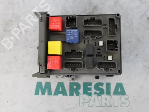 Used Fuse box RENAULT ESPACE IV (JK0/1_) 3.0 dCi (JK0J, JK0V) (177 hp) 31415087