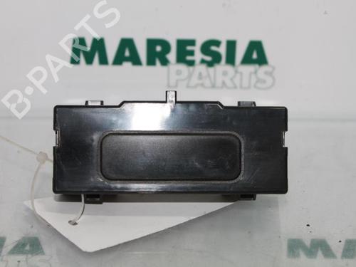 electronic-module-renault-clio-ii-bb_-cb_-1998-1999-2000-2001-2002-2003-2004-2005-2006-2007-2008-2009-2010-2011-2012-2013-2014-2015-2016-31537329 main image