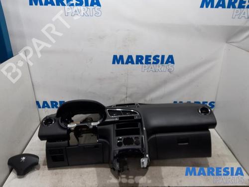 Used Driver airbag PEUGEOT 3008 I MPV (0U_) 1.6 THP (156 hp) 31506098