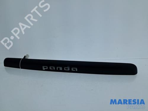 Used Tailgate handle Tailgate handle FIAT PANDA (312_, 319_) 0.9 (312PXG1A) (86 hp) 40199522 40199522