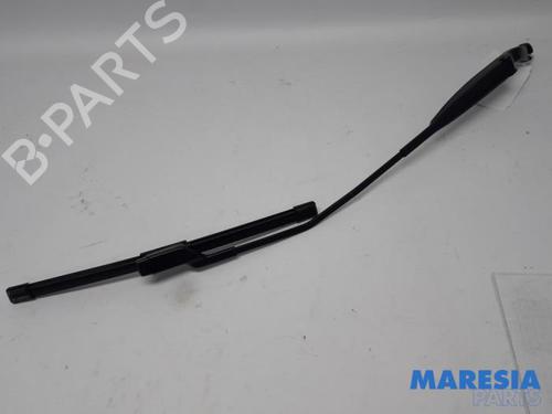 Used Front windshield wiper arm FIAT PANDA (312_, 319_) 0.9 (312PXN1A, 312PXN11) (80 hp) 31398529