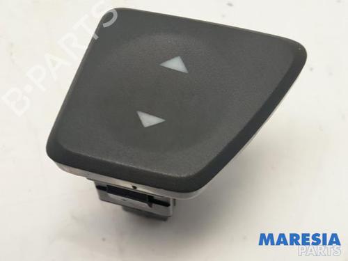 Used Right front window switch FIAT 500 (312_) 1.2 (312AXA1A) (69 hp) 31498901