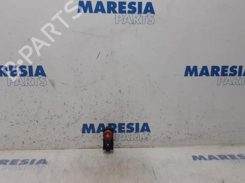 warning-switch-renault-kangoo-grand-kangoo-ii-kw01_-2008-31464005 main image