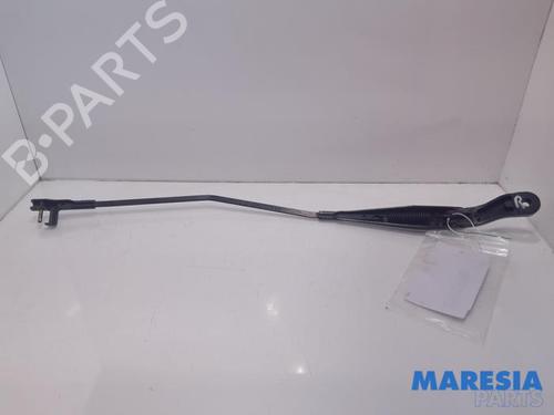 front-windshield-wiper-arm-alfa-romeo-159-sportwagon-939_-2005-2006-2007-2008-2009-2010-2011-2012-31477781 main image