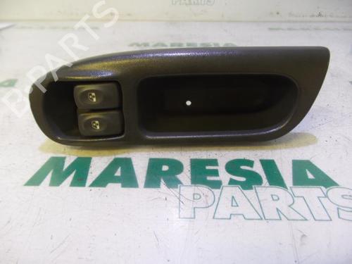 switch-renault-scenic-i-mpv-ja01_-fa0_-1999-2000-2001-2002-2003-2004-2005-2006-2007-2008-2009-2010-31496994 main image