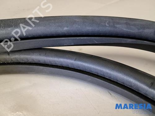 Rubber door seal PEUGEOT 2008 I (CU_) 1.2 VTi | BP31403909C142