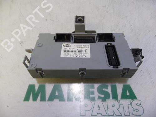 Used Fuse box FIAT STILO Multi Wagon (192_) 1.6 16V (103 hp) 31536061