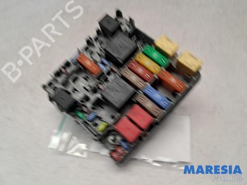 Used Fuse box FIAT 500L (351_, 352_) 1.4 (199LYF1B) (120 hp) 31409210