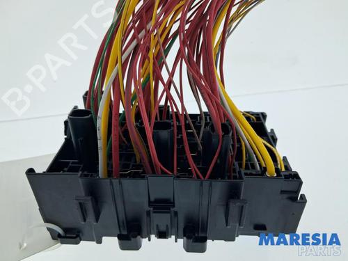 Fuse box RENAULT MEGANE IV Hatchback (B9A/M/N_) 1.6 TCe 205 (B9MV) | BP36420603E1 - Image 2