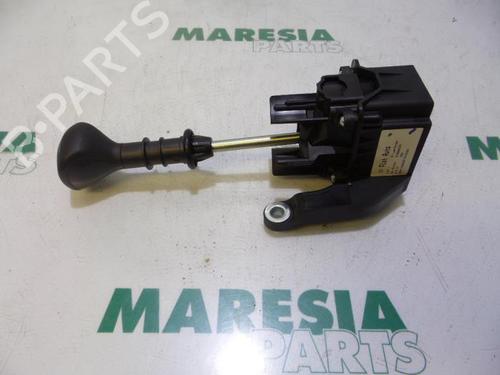 Used Gear lever LANCIA YPSILON (312_) 0.9 TwinAir (312.PXG11, 312.PXG1A, 312.YXG11, 312.YXG1A) (86 hp) 31533965