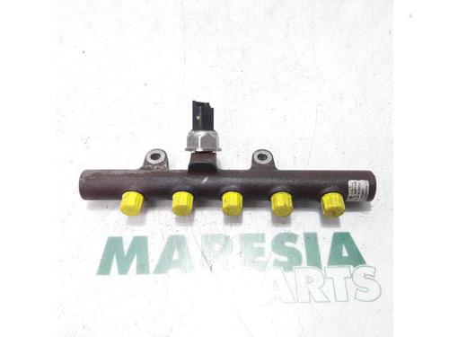 Used Injection rail RENAULT KANGOO Express (FW0/1_) 1.5 dCi 90 (FW0G, FW05, FW08, FW11) (90 hp) 31520344