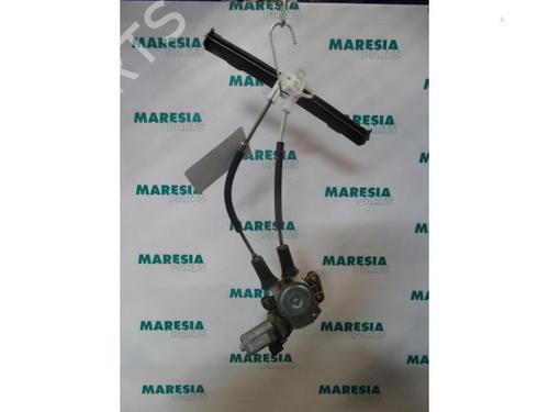 Rudehejsemekanisme venstre bagtil ALFA ROMEO 147 (937_) 1.6 16V T.SPARK ECO (937.AXA1A, 937.BXA1A) (105 hp) 31533978