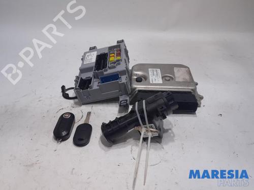 Used Engine control unit (ECU) FIAT PANDA (312_, 319_) 0.9 (312PXH1A) (65 hp) 31483495