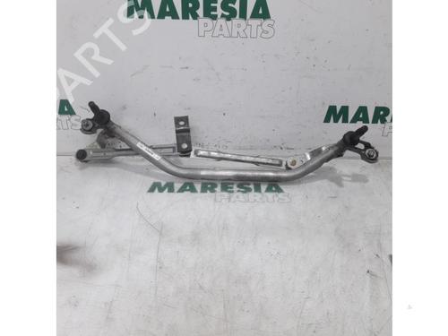 Used Front wipers mechanism CITROËN C3 III (SX) 1.2 THP 110 (SXHNPS, SXHNZT, SXHNZ6) (110 hp) 31470685