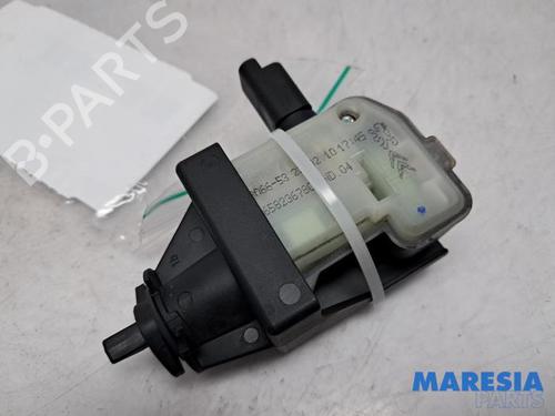 Brændstofdæksel aktuator Brændstofdæksel aktuator CITROËN C4 Picasso I MPV (UD_) 1.6 16V (150 hp) 39896547 39896547