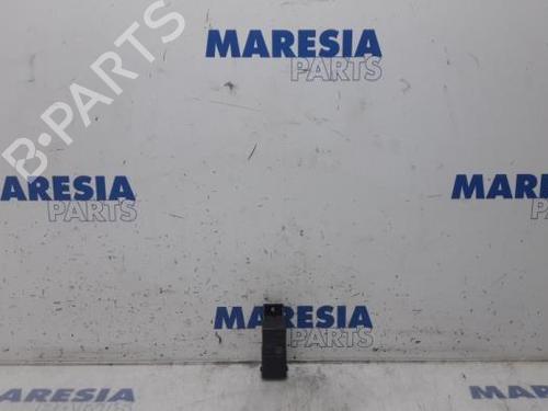 electronic-sensor-peugeot-308-sw-ii-lc_-lj_-lr_-lx_-l4_-2014-2015-2016-2017-2018-2019-2020-2021-31521389 main image