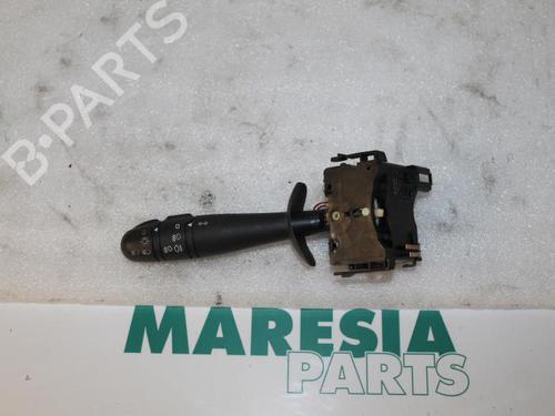 Used Steering column stalk RENAULT ESPACE IV (JK0/1_) 2.0 Turbo (JK0A, JK0B, JK0N) (163 hp) 31397642