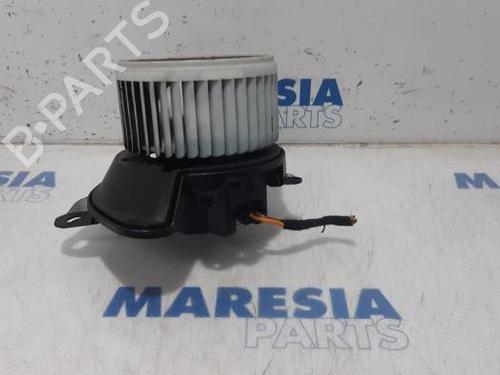 Used Heater blower motor FIAT GRANDE PUNTO (199_) 1.4 (199AXB11, 199AXB1A, 199BXB1A, 199AXL1A) (77 hp) 31475456