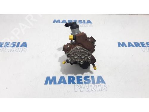 Used Fuel pump RENAULT KOLEOS I (HY_) 2.0 dCi (HY0K) (150 hp) 31426137