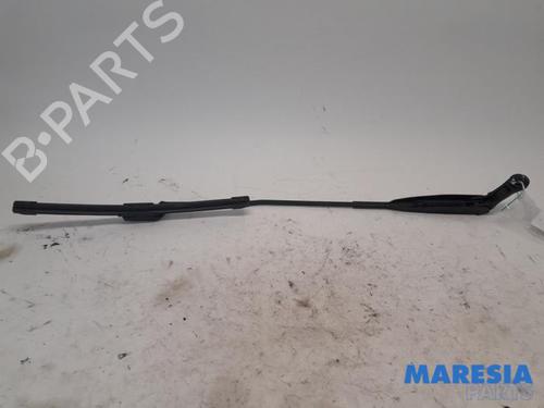 Used Front windshield wiper arm FIAT 500 (312_) 1.2 (312AXA1A) (69 hp) 31531364
