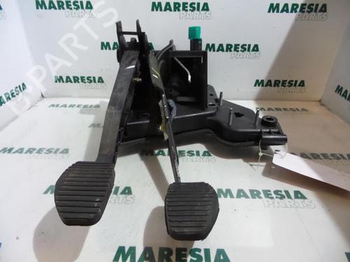 Pedal PEUGEOT 407 SW (6E_, 6D_) 1.6 HDi 110 (109 hp) 31508915