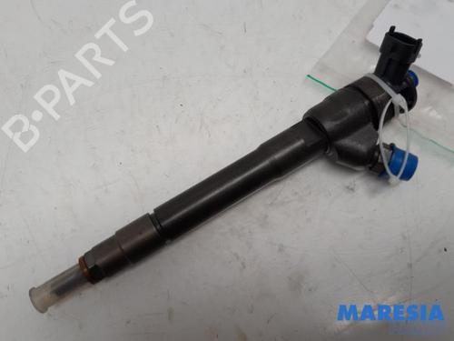 Used Injector RENAULT TRAFIC III Van (FG_) 1.6 dCi 90 (FGME) (90 hp) 31489446