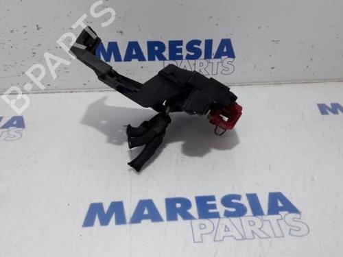 Used Fuse box CITROËN C6 (TD_) 2.2 HDi (170 hp) 31483967