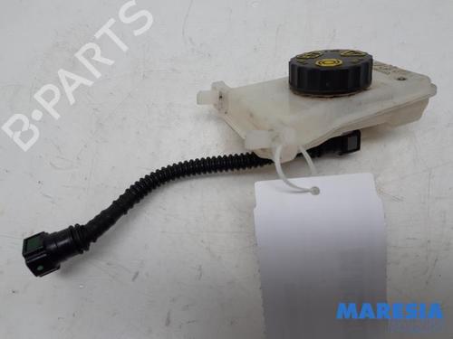 Used Brake fluid reservoir PEUGEOT 308 SW II (LC_, LJ_, LR_, LX_, L4_) 1.2 THP 110 (110 hp) 31428594