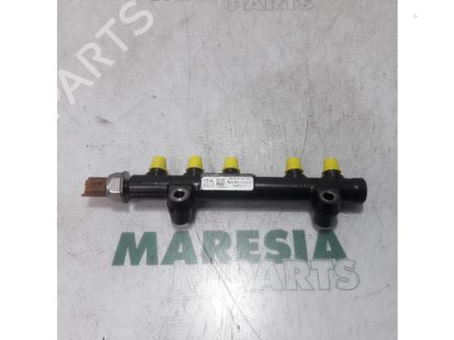 Used Injection rail Injection rail PEUGEOT 308 SW II (LC_, LJ_, LR_, LX_, L4_) 1.6 BlueHDi 120 (120 hp) 31515377 31515377