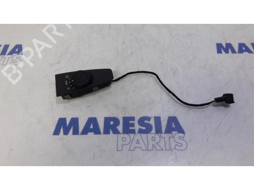 climate-control-citroen-c4-grand-picasso-i-ua_-2006-2007-2008-2009-2010-2011-2012-2013-31527820 main image