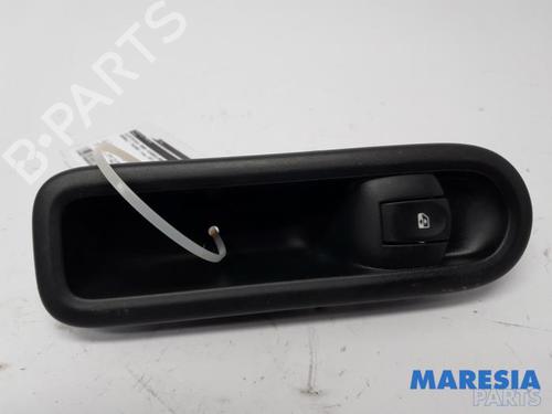 Comutador RENAULT TWINGO II (CN0_) 1.2 16V (CN04, CN0B) (75 hp) 31464730