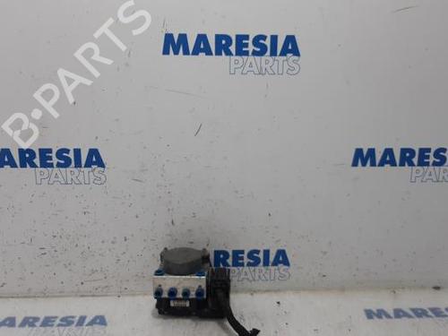 Used ABS pump FIAT PANDA (169_) 1.2 (169.AXB11, 169.AXB1A) (60 hp) 31410688