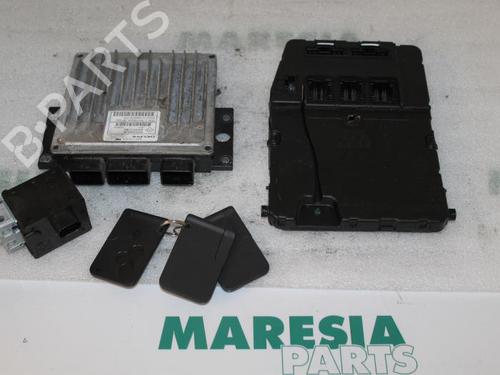 Used Engine control unit (ECU) RENAULT SCÉNIC II (JM0/1_) 1.5 dCi (JM1F) (86 hp) 31421484
