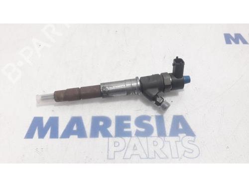 Used Injector RENAULT MASTER III Van (FV) 2.3 dCi 145 FWD (FV0E, FV0F, FV0H, FV02, FV0M, FV0S,... (146 hp) 31471370