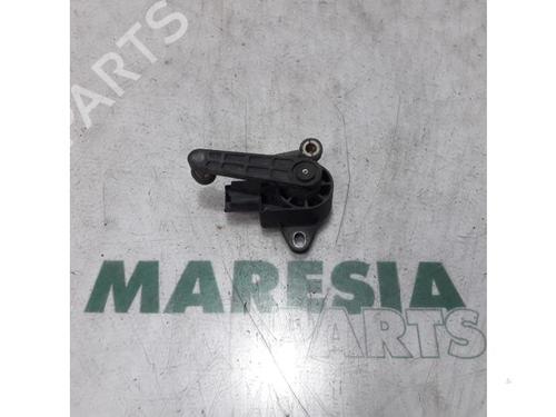 Used Headlight adjuster motor CITROËN JUMPY II Van 2.0 HDi 120 (120 hp) 31404372