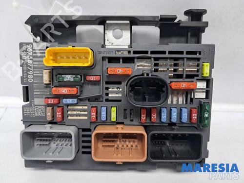 Used Fuse box PEUGEOT 5008 (0U_, 0E_) 1.6 16V (156 hp) 31391788