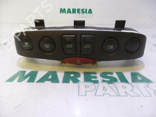 switch-fiat-punto-188_-1999-2000-2001-2002-2003-2004-2005-2006-2007-2008-2009-2010-2011-2012-31488150 main image