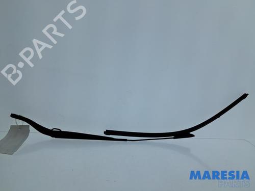 Used Front windshield wiper arm Front windshield wiper arm 37034384 37034384