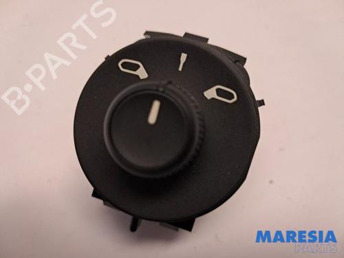 Used Mirror switch CITROËN C3 III (SX) 1.2 VTi 82 (82 hp) 31421528