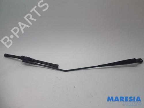front-windshield-wiper-arm-peugeot-207-cc-wd_-2007-2008-2009-2010-2011-2012-2013-2014-2015-31439498 main image