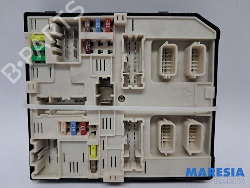 Used Fuse box RENAULT ZOE Hatchback Van (BFM_) Electric (BFME) (92 hp) 31438516