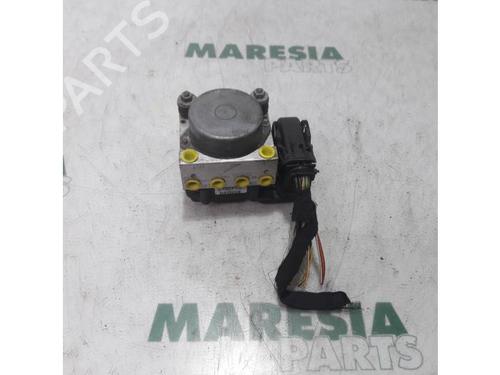 Used ABS pump FIAT GRANDE PUNTO (199_) 1.3 D Multijet (84 hp) 31518335