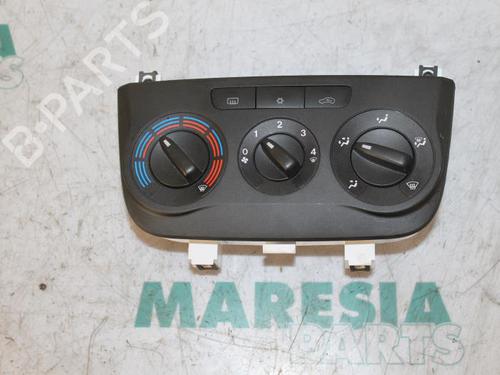 Used Climate control FIAT GRANDE PUNTO (199_) 1.2 (65 hp) 31401712