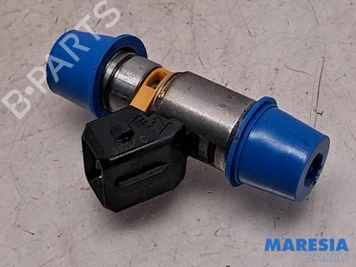 Used Injector FIAT 500 (312_) 1.2 (312AXA1A) (69 hp) 31503209
